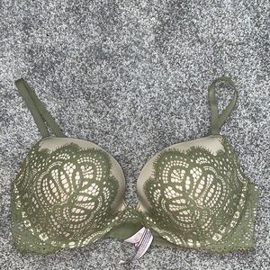 Victoria’s Secret bra